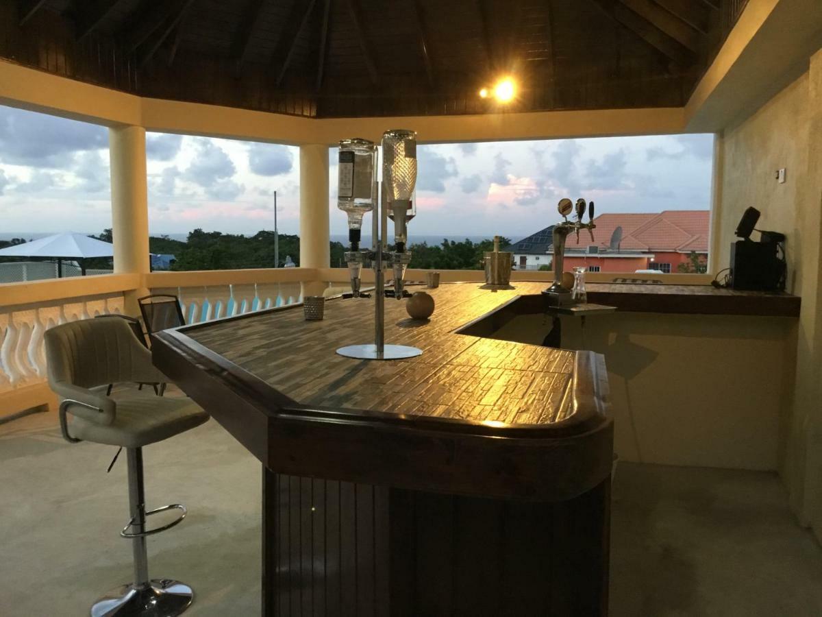 Cool Breeze Discovery Bay Exterior foto